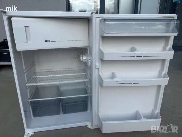 Малък хладилник Либхер с камера , снимка 2 - Хладилници - 52075310