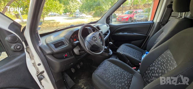 Опел Комбо , снимка 13 - Автомобили и джипове - 51919588