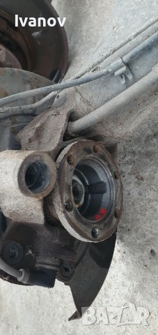 задни носачи за бмв е34 ляв десен шенкел носач лагер главина бмв е 34 33321132329 33321132330, снимка 2 - Части - 42509673