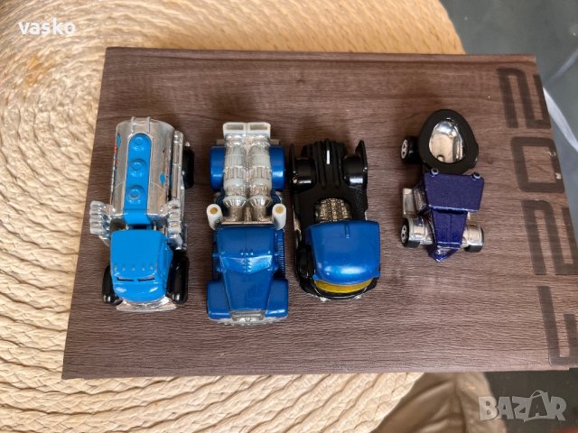 Hotwheels-4 камиони, снимка 3 - Колекции - 42324949