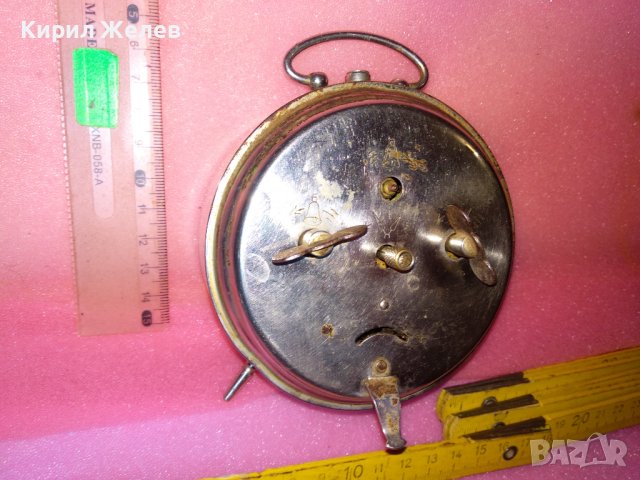 РОДИНА Стар КОЛЕКЦИОНЕРСКИ МЕХАНИЧЕН БЪЛГАРСКИ БУДИЛНИК РАНЕН СОЦ НРБ 43686, снимка 3 - Антикварни и старинни предмети - 44466494