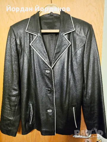 Продавам дамско кожено сако