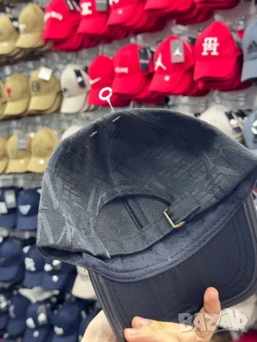 шапка с козирка christian dior  valentino garavani emporio armani celine fendi gucci, снимка 7 - Шапки - 50422542