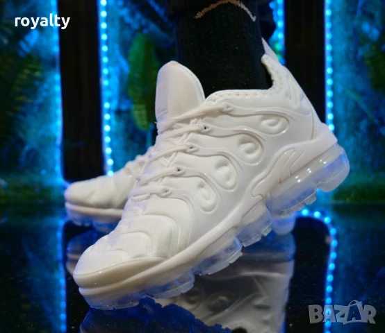 Nike Air VaporMax Plus бели унисекс маратонки , снимка 3 - Маратонки - 50924990