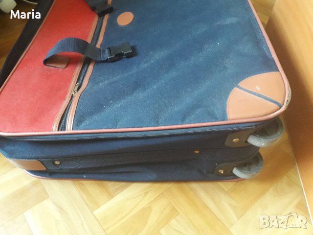 Куфар с дръжка и колело, снимка 2 - Куфари - 42754661