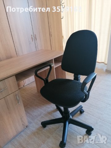 Стол за бюро, снимка 2 - Столове - 38853949