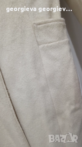 Дамско палто VERSACE - цвят крем, снимка 2 - Палта, манта - 52870537