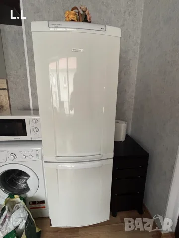 Хладилник с камера Electrolux