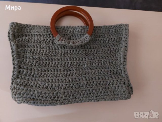 Нова плетена чанта с дървени дръжки, снимка 2 - Чанти - 44490642