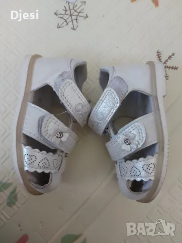 Детски сандали, снимка 5 - Детски сандали и чехли - 50028986