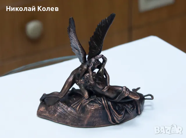 Статуетка,сувенир-"Целувката на Купидон".Медна галванопластика
