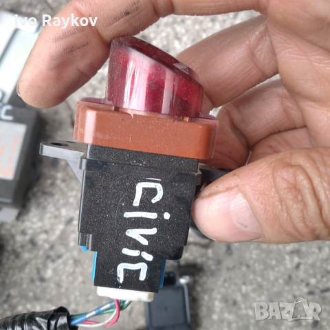 Бутон авариини , Honda Civic 8 , снимка 3 - Части - 44925970