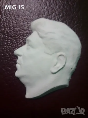 Картина с гипсови берелефи на Сталин и Червенков., снимка 4 - Антикварни и старинни предмети - 48563699