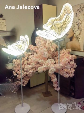 Светещи пеперуди 