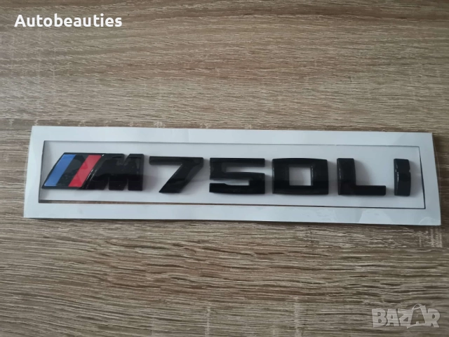 BMW M750Li черна емблема малък размер