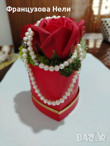 Огърлица с естествени перли и сребърни орнаменти, снимка 2 - Колиета, медальони, синджири - 54363746