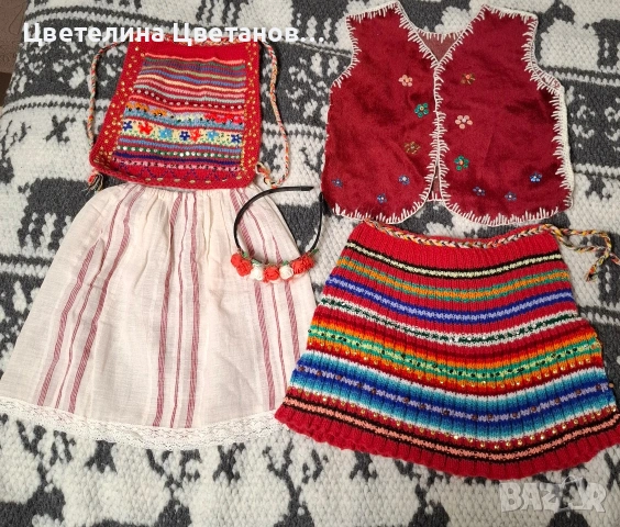 Продавам две носии за момичета!