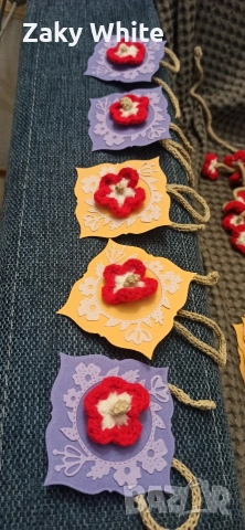 Мартеници, ръчно плетени , снимка 3 - Декорация за дома - 53309713