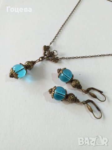 Разкошен комплект бижута с лазурно сини мъниста от Венецианско стъкло и орнаменти в цвят бронз , снимка 2 - Бижутерийни комплекти - 37527603