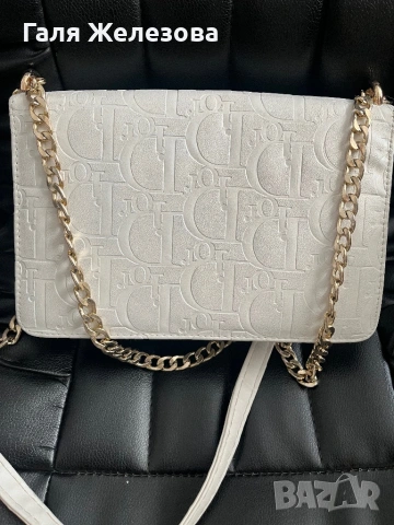Dior- дамска чанта, снимка 4 - Чанти - 53911152