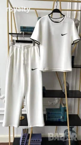 Nike дамски комплекти Два цвята , снимка 4 - Спортни екипи - 49883593