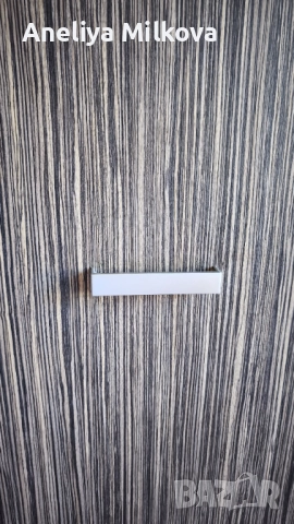 Трикрилен гардероб + скрин, като НОВИ, снимка 4 - Гардероби - 51972991