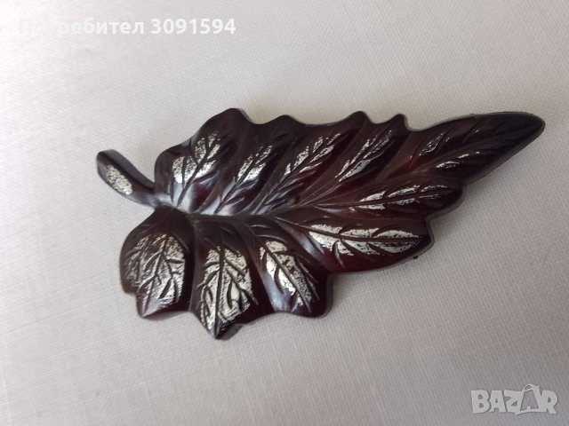 Брошка листо твърда пластмаса , снимка 1