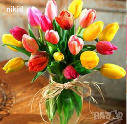 5D гоблен Ваза с Лалета на маса диамантен гоблен картина мозайка за направа по схема с камъчета