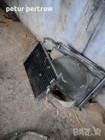 Радиатор за мерцедес 124 2.6, снимка 1