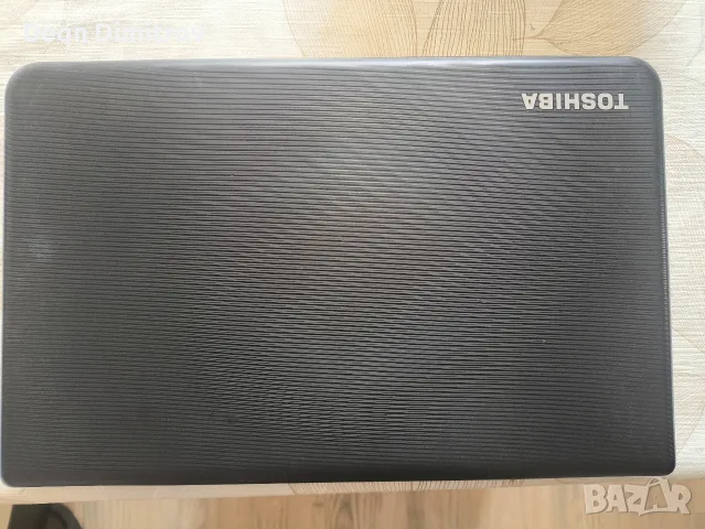 Два лаптопа Toshiba по 50 евро бройката. Вземи двата и получаваш безплатен вентилатор и мишка.