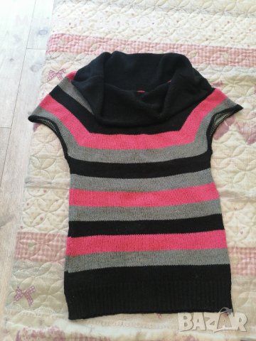 Пуловерче от плетиво с къс ръкав 