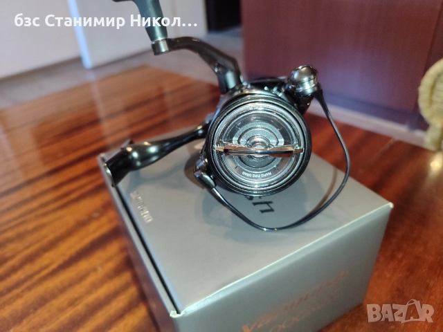 Макара Shimano 23 Vanquish C3000MHG + резервна шпула Shimano 23 Vanquish C3000MHG.