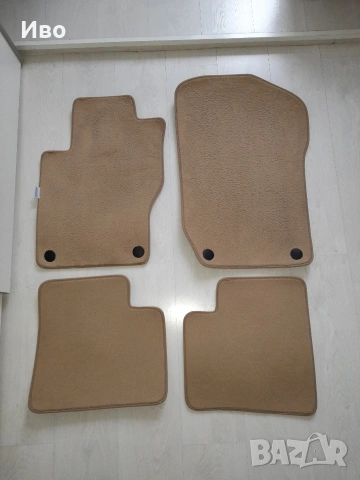Бежови мокетни стелки за Мерцедес/Mercedes МЛ 164/ML 164 Като нови!!! 75 евро! 