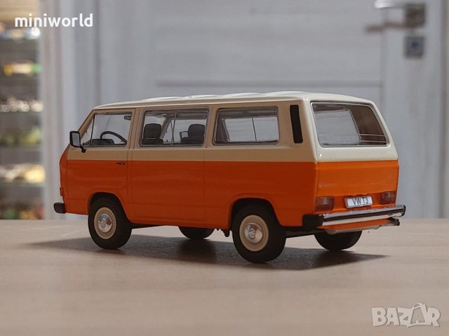 Volkswagen T3 Caravelle Bus 1981 - мащаб 1:43 на IXO моделът е нов в PVC дисплей-кейс VW Transporter, снимка 12 - Колекции - 42495886