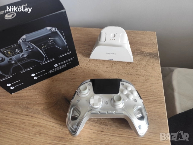 Продавам чисто нов контролер с интерактивен дисплей (черен), снимка 2 - Аксесоари - 52546774