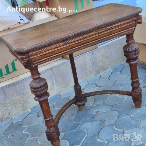 Антична ,конзолна маса  