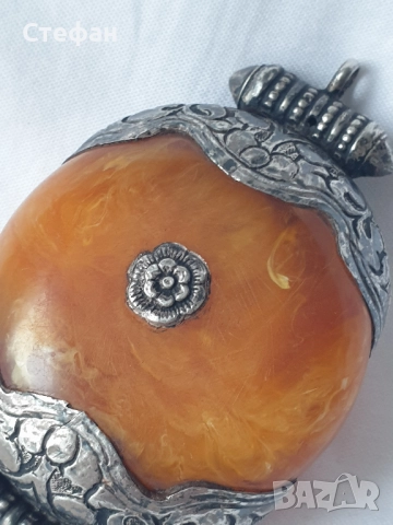 Стара висулка със сребърен обков , снимка 6 - Антикварни и старинни предмети - 52037765