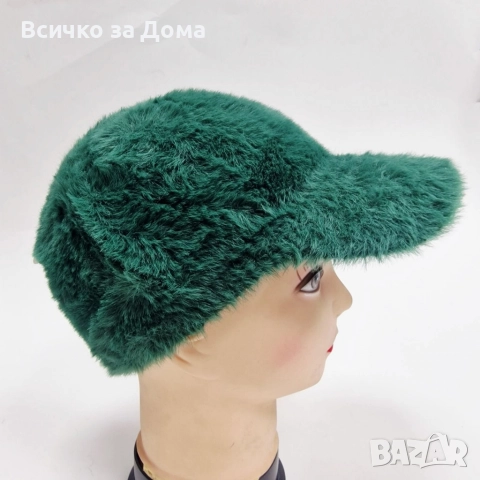 Топла дамска шапка с козирка – зимен пухкав модел, снимка 5 - Шапки - 52665378