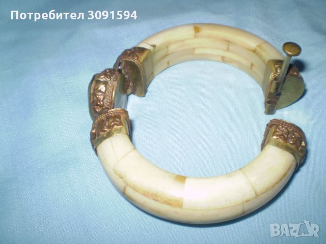 Ретро Гривна От Кост С Месингов Обков, снимка 4 - Гривни - 35595504