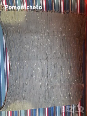 Шал в каки зелено със златиста нишка 