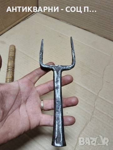Комплект Соц Стари Ръчно Ковани Чук С Наковалня За Клепане На Коси. НОМЕР 1734., снимка 8 - Антикварни и старинни предмети - 53952133