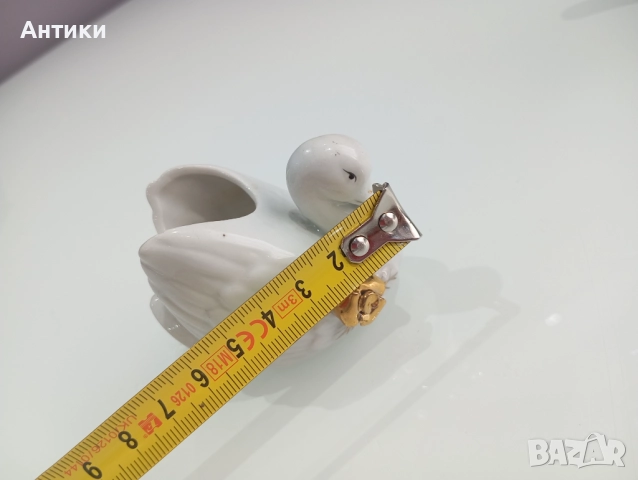 Стара порцеланова фигура с Лебед , снимка 3 - Колекции - 52661726