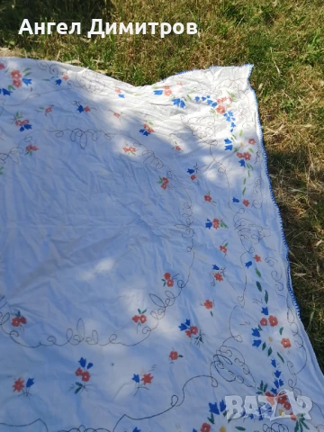 Бродерия покривка , снимка 5 - Антикварни и старинни предмети - 50811363