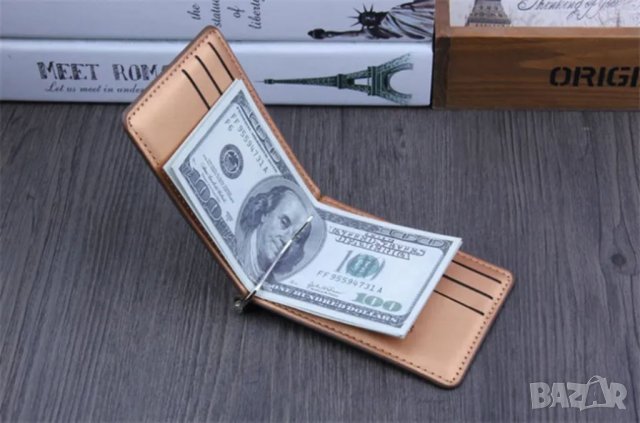 Бизнес портфейл с щипка за банкноти и банкови карти