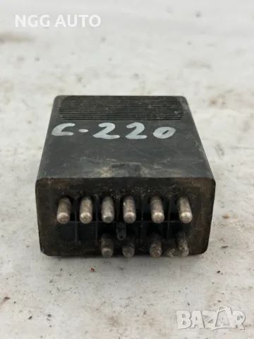 Реле бензинова помпа за Mercedes-Benz 124 (1985 - 1993), № 003 545 20 05, снимка 2 - Части - 47920433