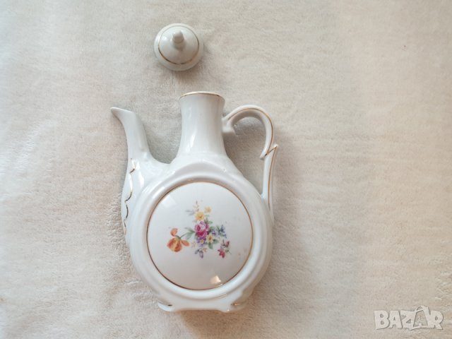 Продавам класическо ретро порцеланово бърдуче бърде бърдук с капаче и златни линии кантове от 60-те, снимка 4 - Декорация за дома - 39878743