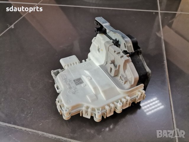 Дясна Брава 8X1837016B Audi A1 A3 A4 A5 Q2 Q5 R8 TT e-Tron RS3 RS4 RS5, снимка 3 - Части - 42890682