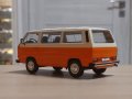 Volkswagen T3 Caravelle Bus 1981 - мащаб 1:43 на IXO моделът е нов в PVC дисплей-кейс VW Transporter, снимка 12
