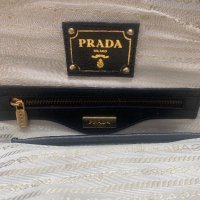 Prada vintage оригинална дамска чанта, снимка 4 - Чанти - 40225619