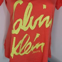 Calvin Klein дамска маркова тениска, S, оранжева с пайети, снимка 3 - Тениски - 36619195